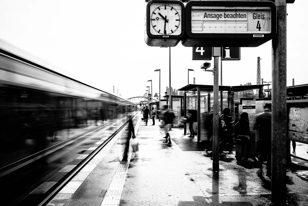 street photography blur Martin U Waltz